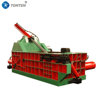 Hydraulische drukmachine voor het briketteren van metaal met kunststof