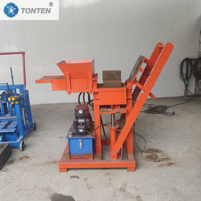 Hydraulische bakstenenmachine met poreuze blokken