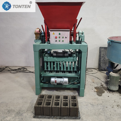 Machine voor het maken van steenblokken voor de bewandeling van steenblokken voor het maken van cementporieuze stenen