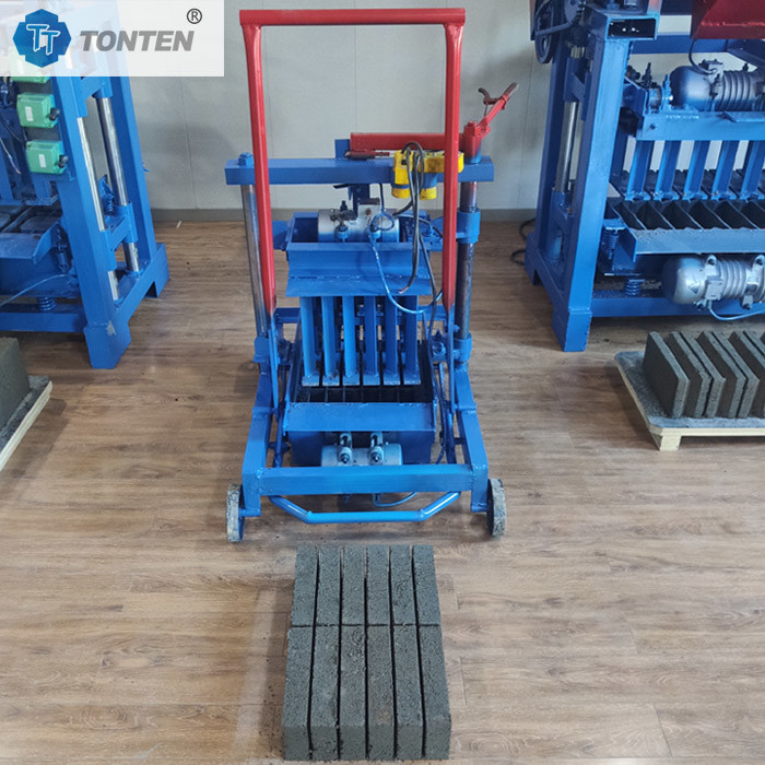 Kosteneffectieve bakstenenmachine Kleinschalige productie Holle bakstenen gietmachine